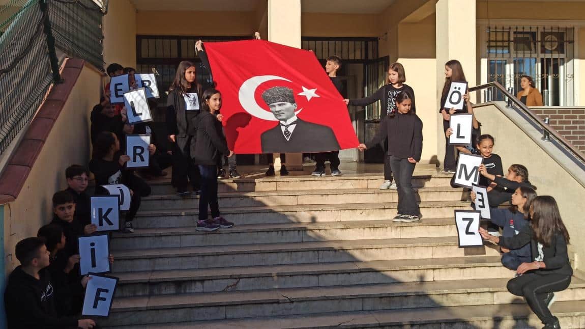 Okulumuzda 10 Kasım Ulu Önderimiz Gazi Mustafa Kemal Atatürk'ü Anma Töreni Gerçekleştirildi